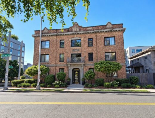 5003 15th Ave NE, Seattle, WA 98105